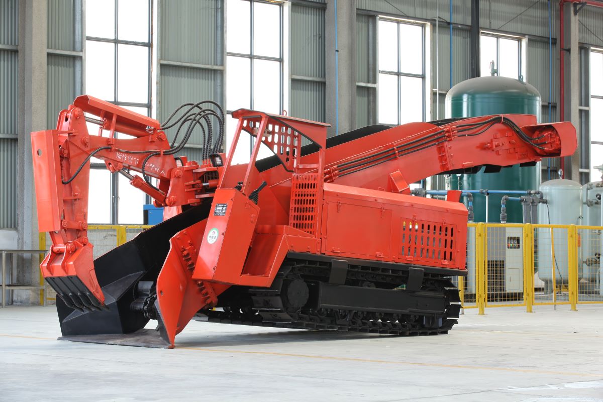 四川達(dá)州隧道老板：永力通隧道扒渣機(jī)救了我們的工期