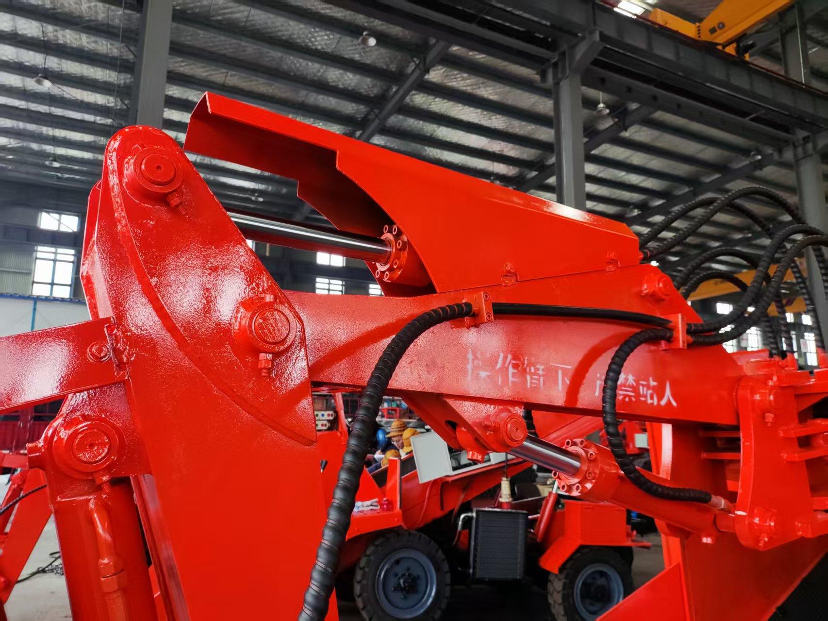 履帶式還是輪胎式?永力通兩種行走方式任你選